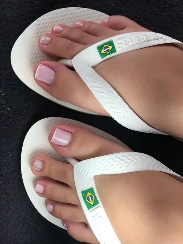 Como limpar chinelo branco