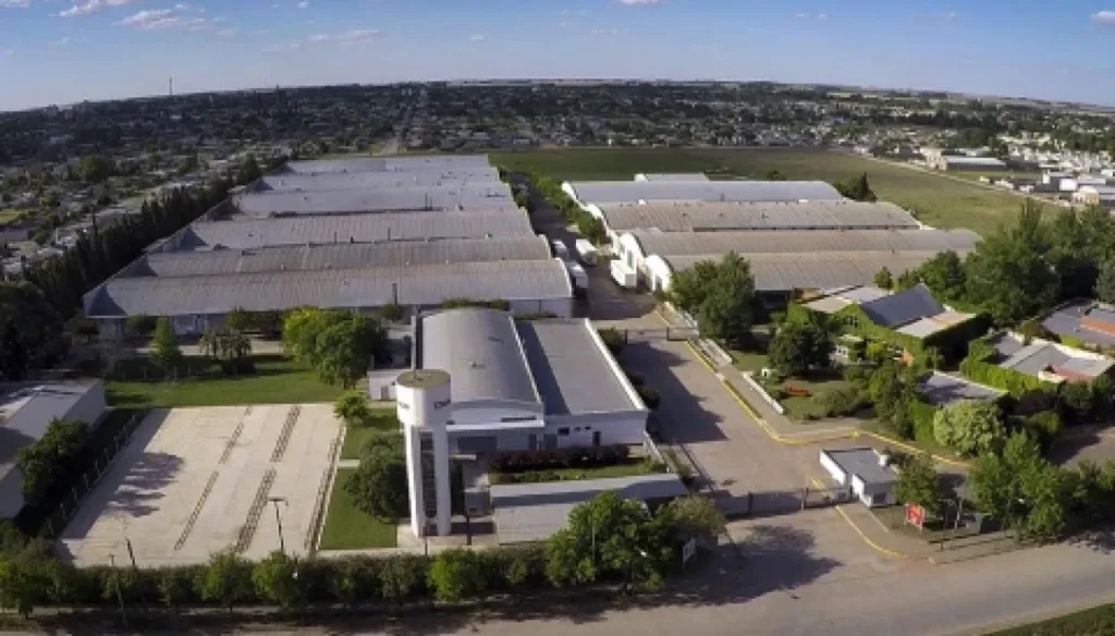 Unidade industrial do Grupo Dass em Coronel Su&aacute;rez, na Argentina
