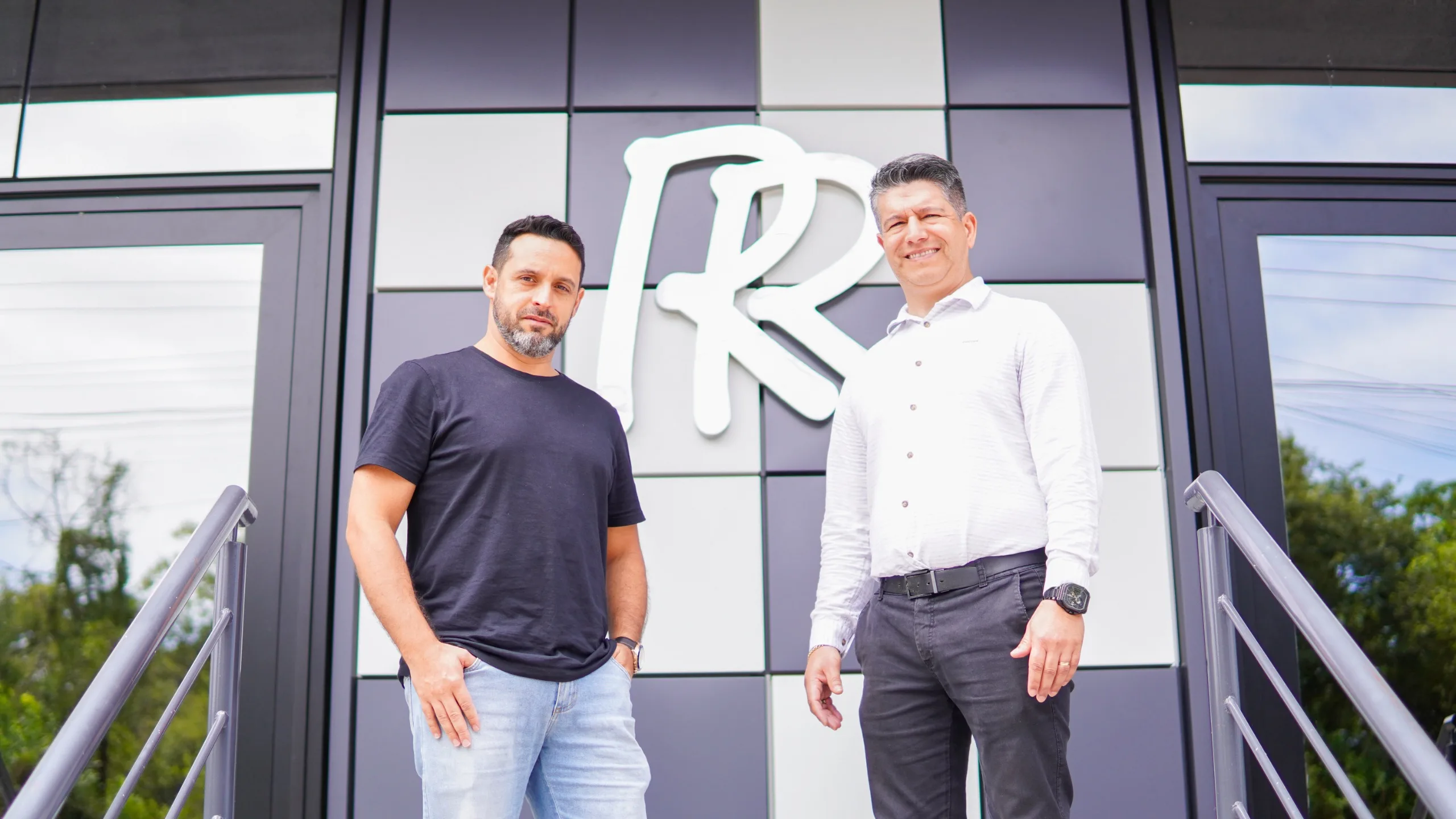 Robson e Rafael são os sócios da RR Componentes