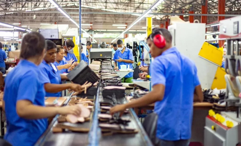 Produtividade na indústria voltou a crescer após três trimestres
