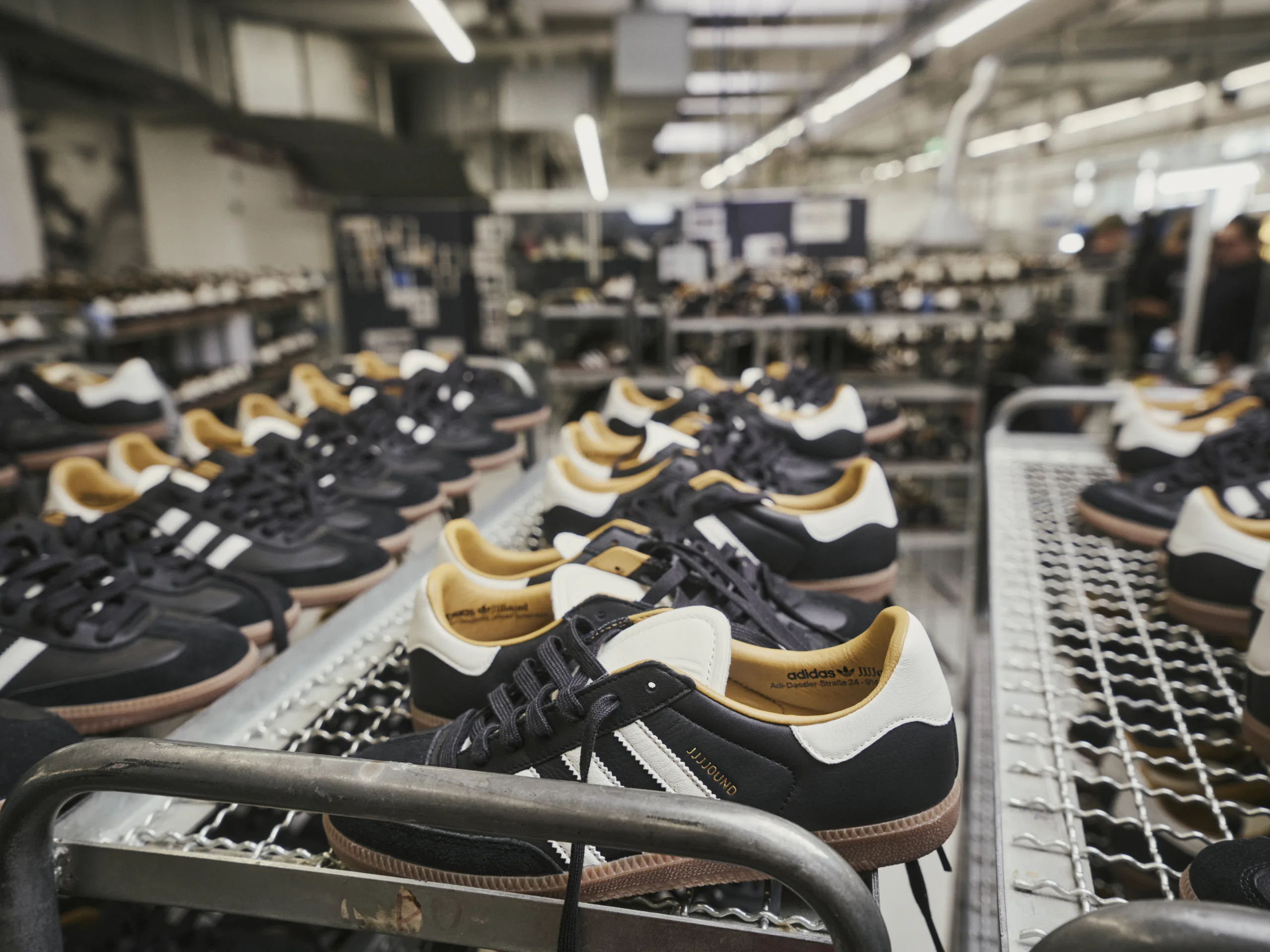 Vendas da Adidas têm sido impulsionadas pelo sneaker Samba