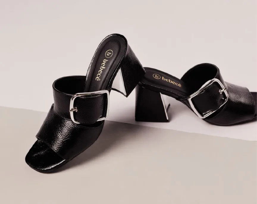 Tamanco Bebecê com maxi fivela de metal