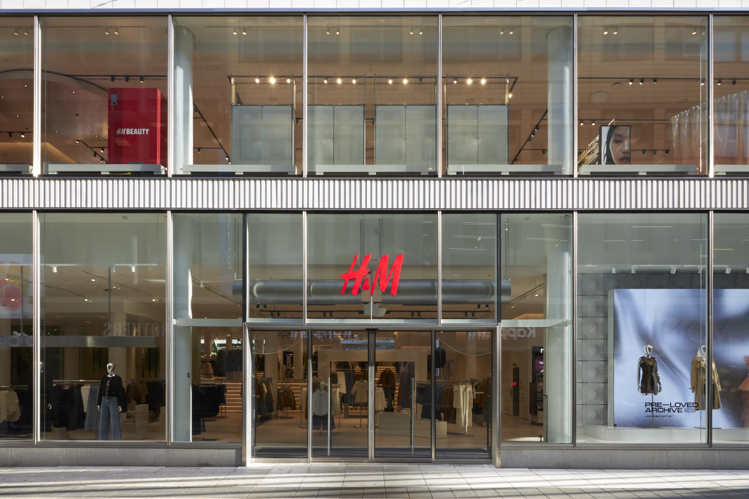 Loja da H&M na famosa rua Drottninggata, no Centro de Estocolmo, na Suécia