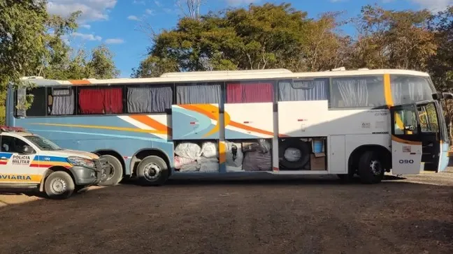 Calçados falsificados estavam sendo transportados em um ônibus