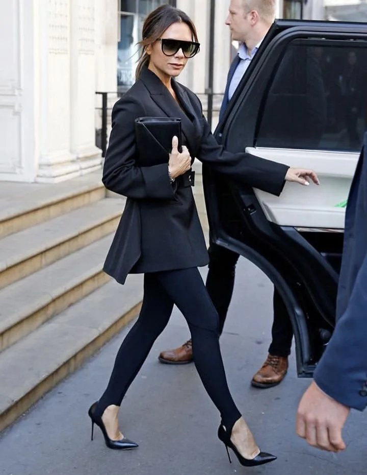 Scarpin com calça fusô