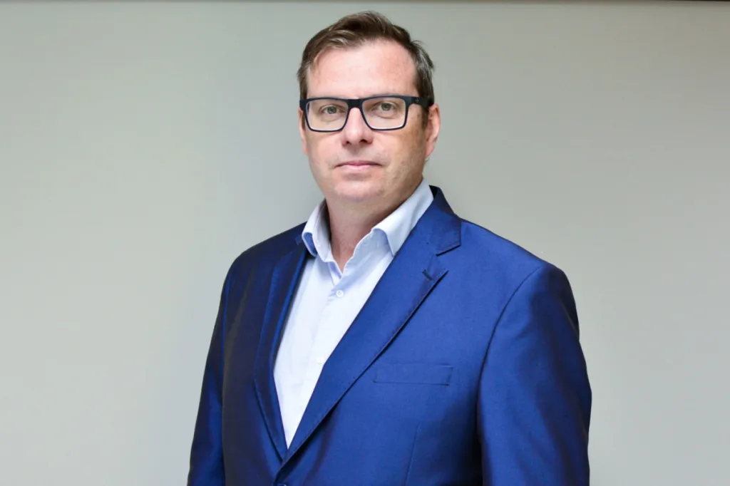 Marlos Schmidt é o diretor-presidente interino da Fenac