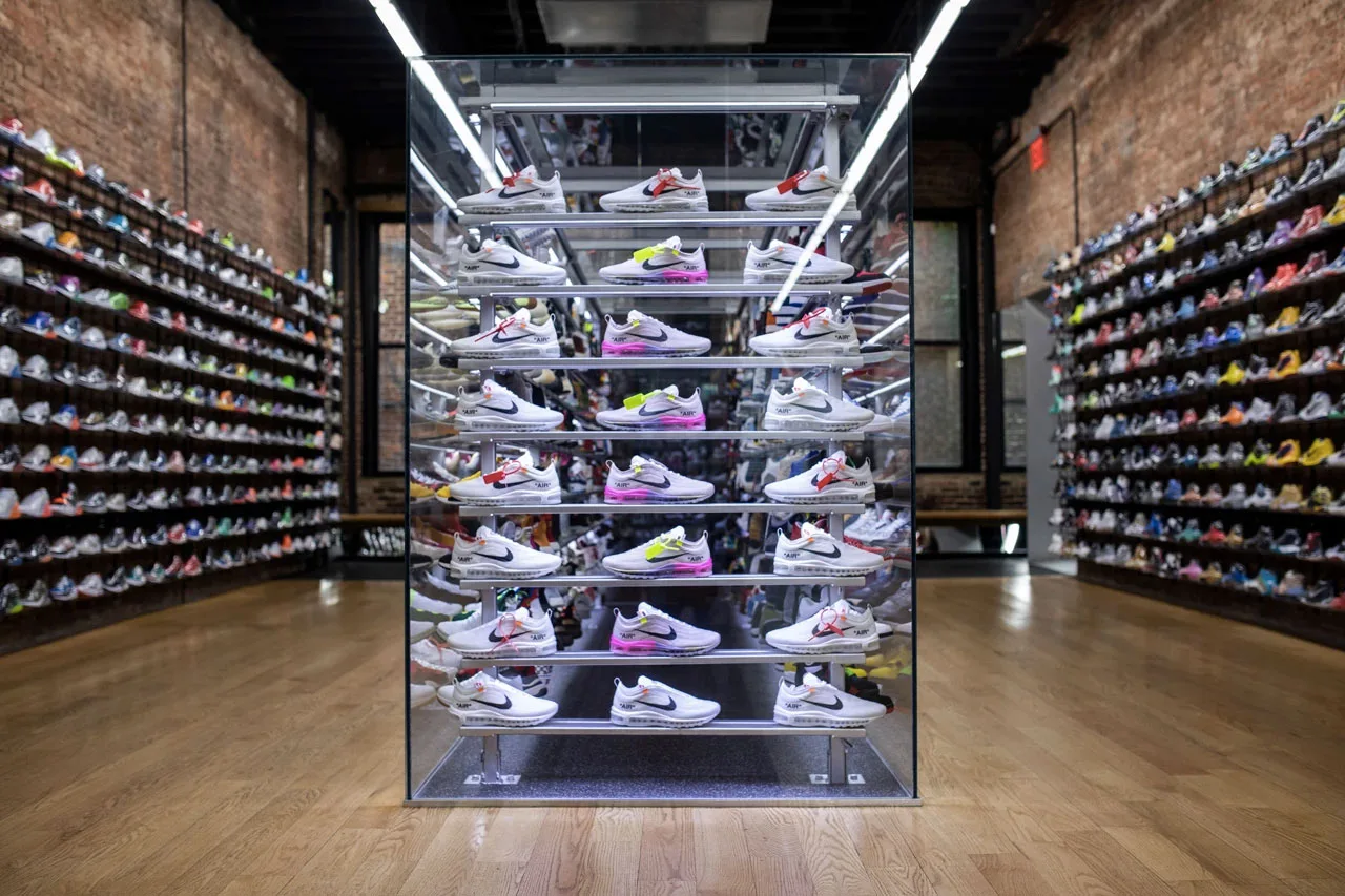 Acordo inclui a compra de 2,4 mil lojas da Foot Locker