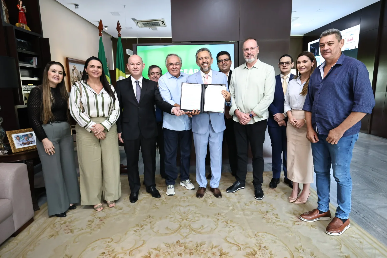 Em reunião com o governador do Ceará, Elmano de Freitas (PT), representantes da NKS Vulcanizados oficializaram a instalação de fábrica no Nordeste