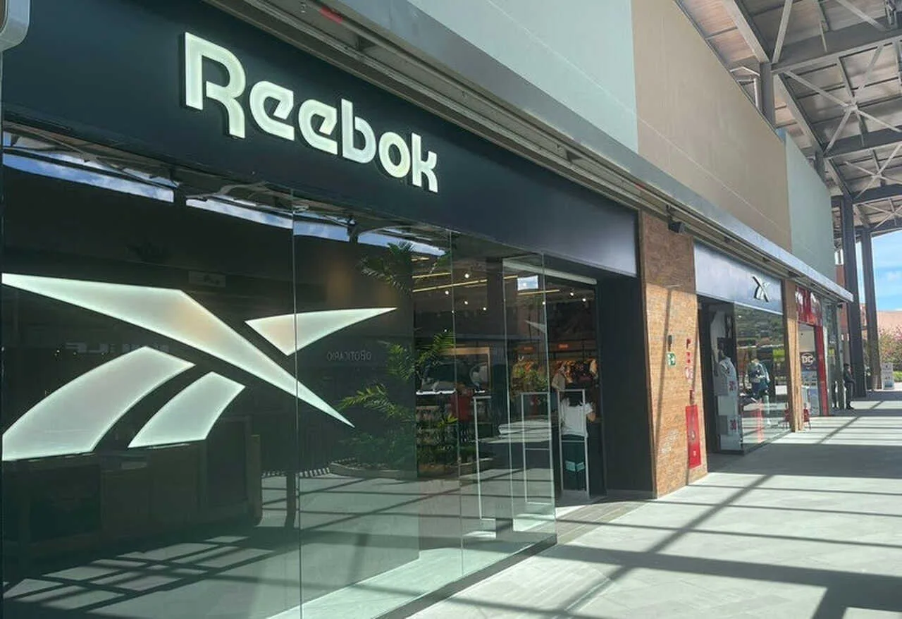 Fachada de uma das lojas da Reebok no Brasil