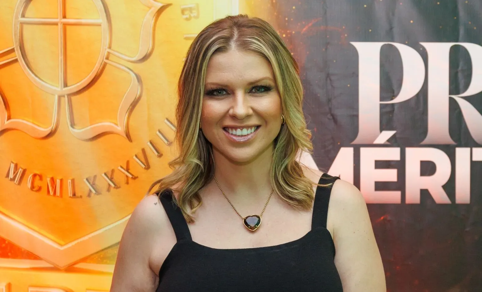 Natália Bischoff recebeu o troféu Liderança Inspiradora no Prêmio Mérito Ulbra 2025