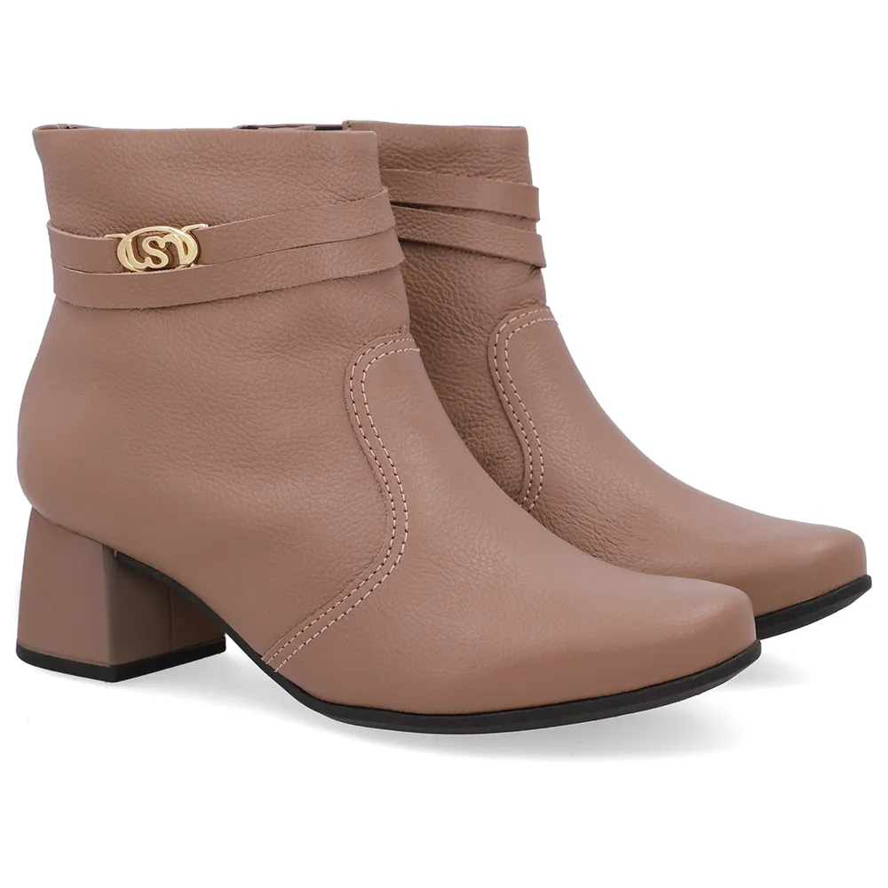 Bota Marrom Couro Bico Redondo Monograma, Usaflex, R$ 449,99