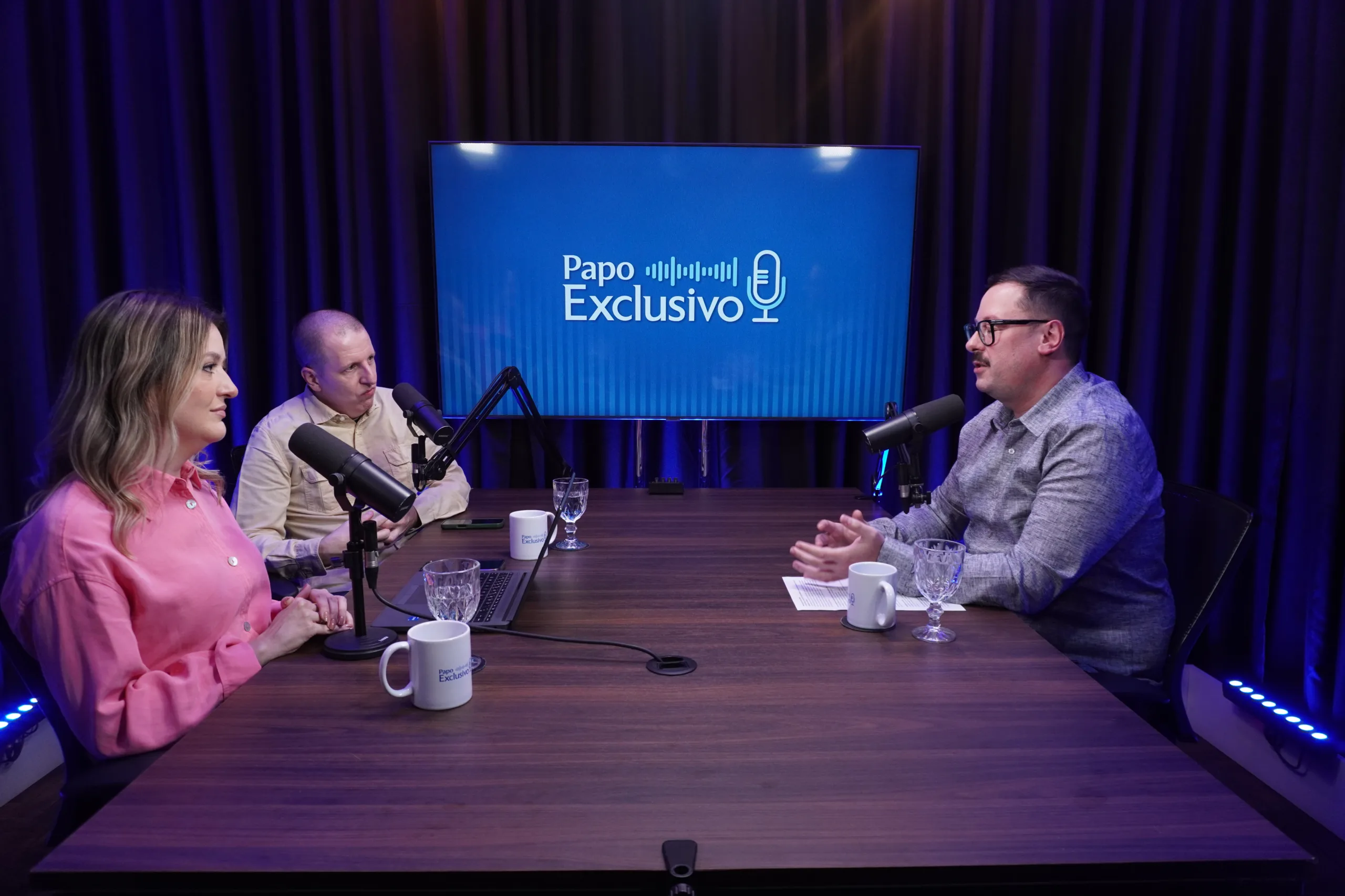 Luana, Pozzebon e Zanelatto no 3º episódio do podcast Papo Exclusivo