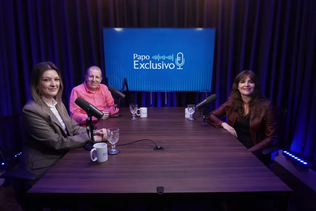 Luana Rodrigues, Michel Pozzebon e Manuela Cardona no 7&ordm; epis&oacute;dio do podcast Papo Exclusivo