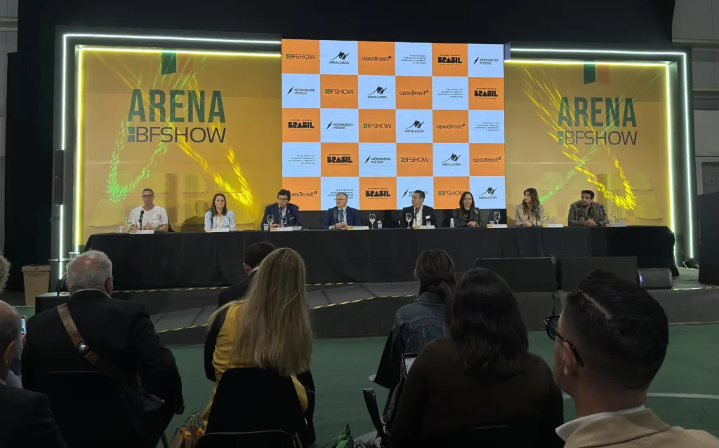 Coletiva de imprensa nacional da ind&uacute;stria cal&ccedil;adista brasileira, durante a 6&ordf; BFSHOW, em S&atilde;o Paulo