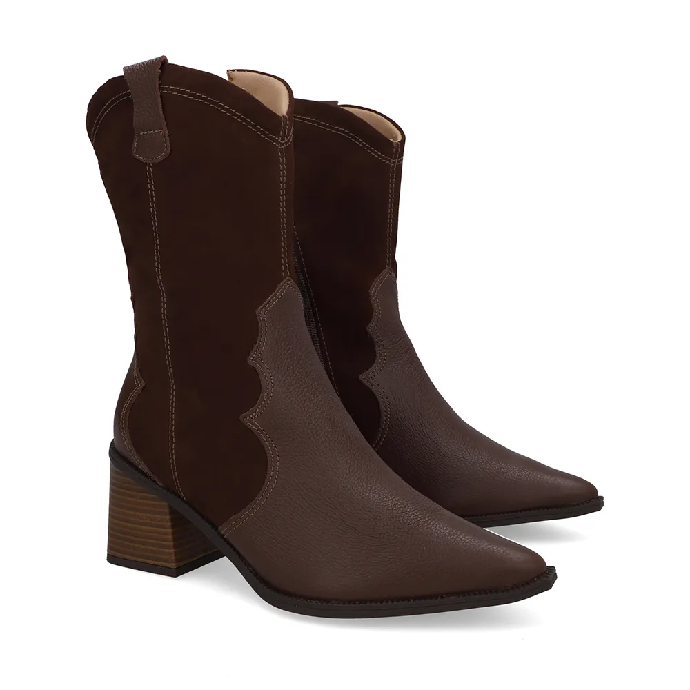 Bota Marrom Pinh&atilde;o Couro Bico Fino Western, Usaflex, R$ 629,99