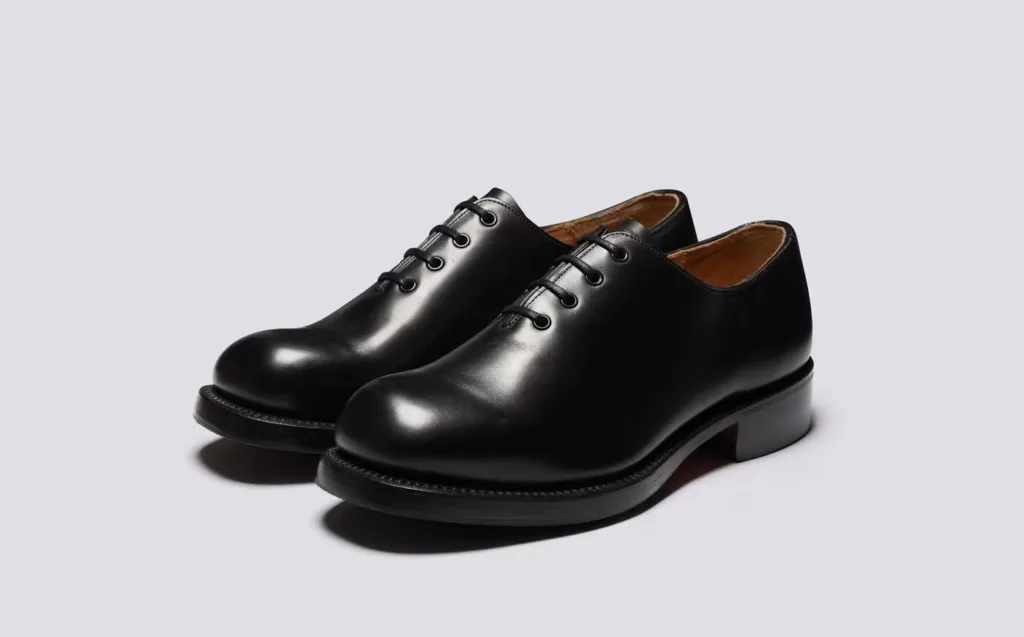 A Grenson &eacute; uma marca de cal&ccedil;ados fundada em 1866
