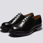A Grenson é uma marca de calçados fundada em 1866