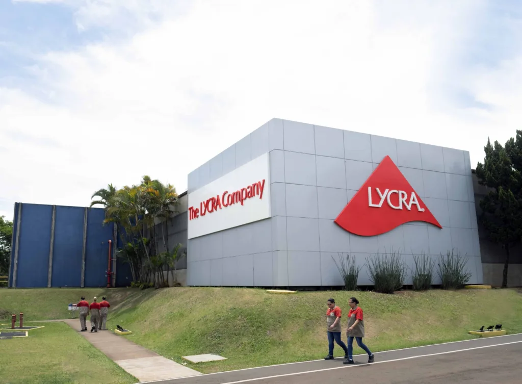 Dona da Lycra conclui reestruturação financeira e reduz dívida em US$ 1,2 bilhão