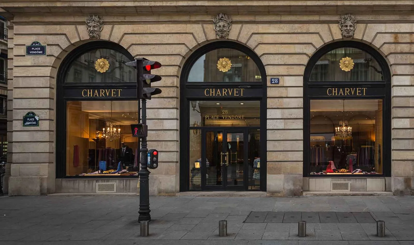 na Place Vendôme, em Paris