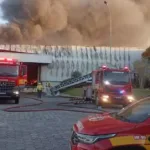 Incêndio atingiu fábrica do Grupo AMC Têxtil em Itajaí/SC